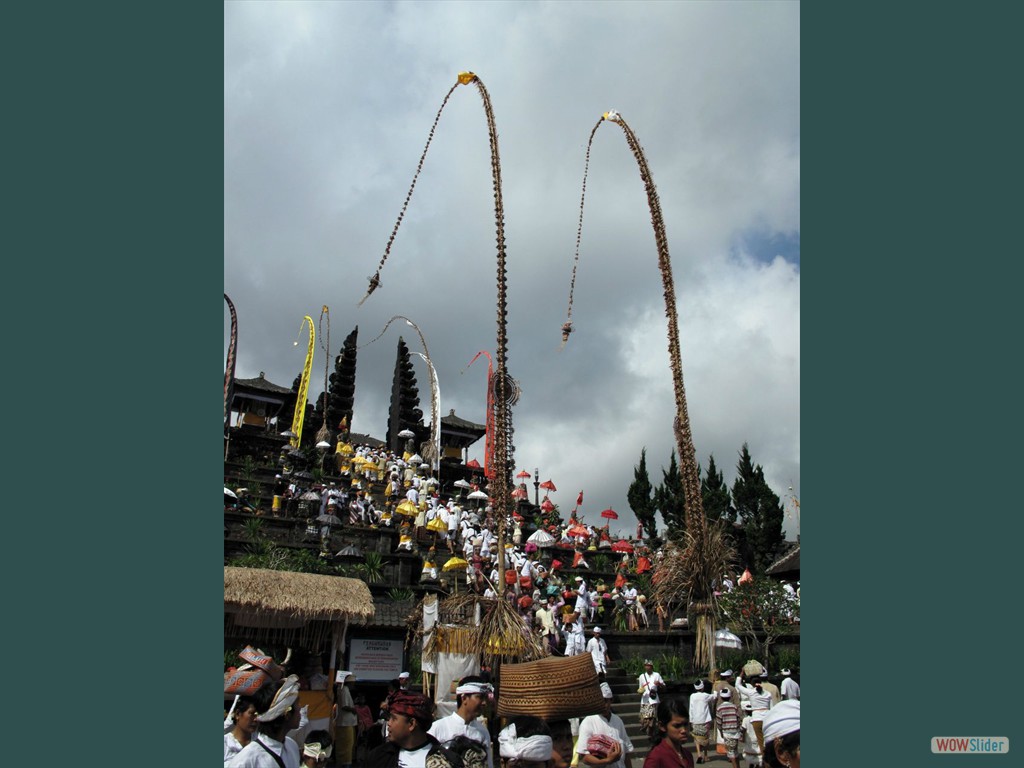 Odalan Betara Turun Kabeh Fest im Besakhi-Tempel