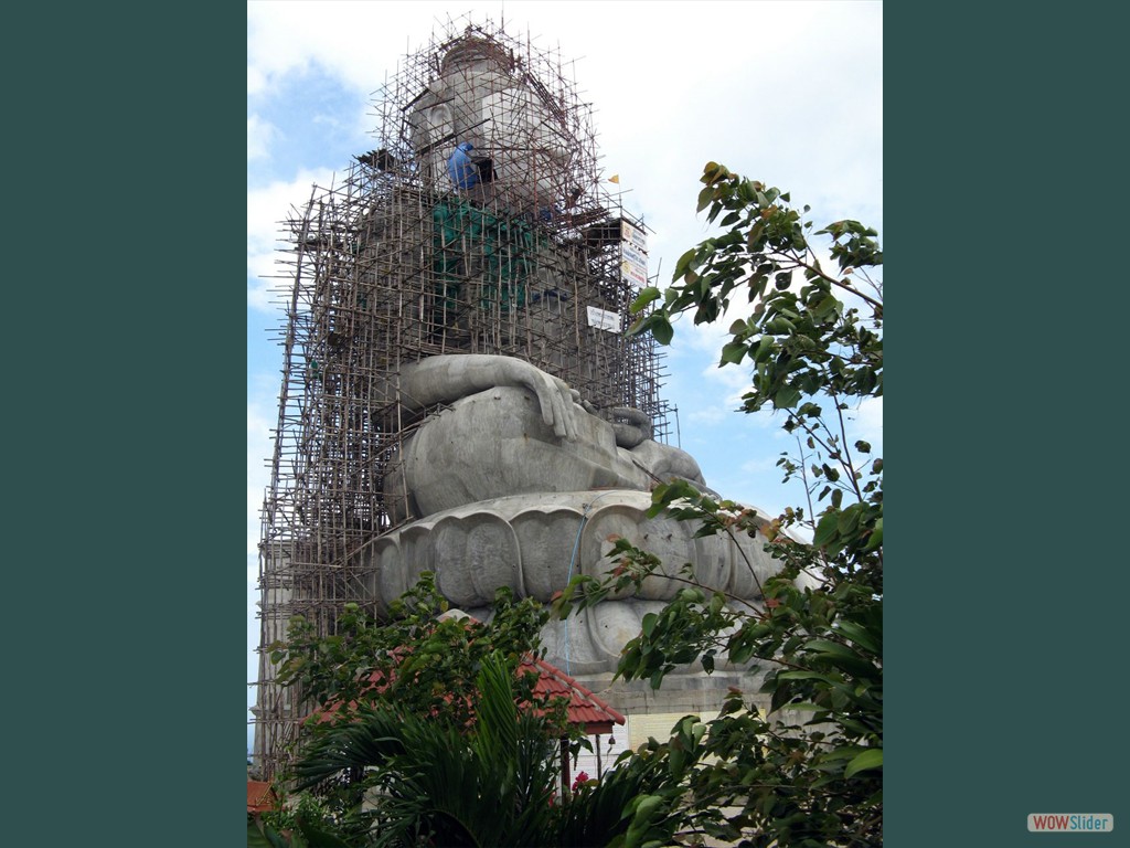 Baurbeiten an der weltgrößten Buddhastatue