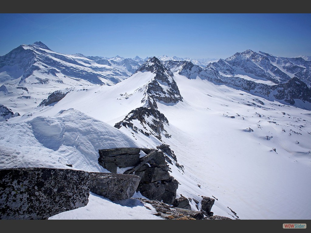 Auf dem Gipfel des Sonnblick, im Hintergrund die Granatspitze (3.086m).
